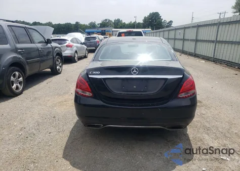 2018 Mercedes-Benz C 300 из США, поврежденный, VIN 55SWF4JB7JU239434